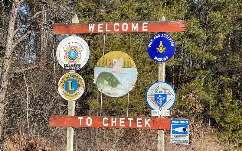 Chetek Wisconsin Welcome Sign | Mosaic Technolgies