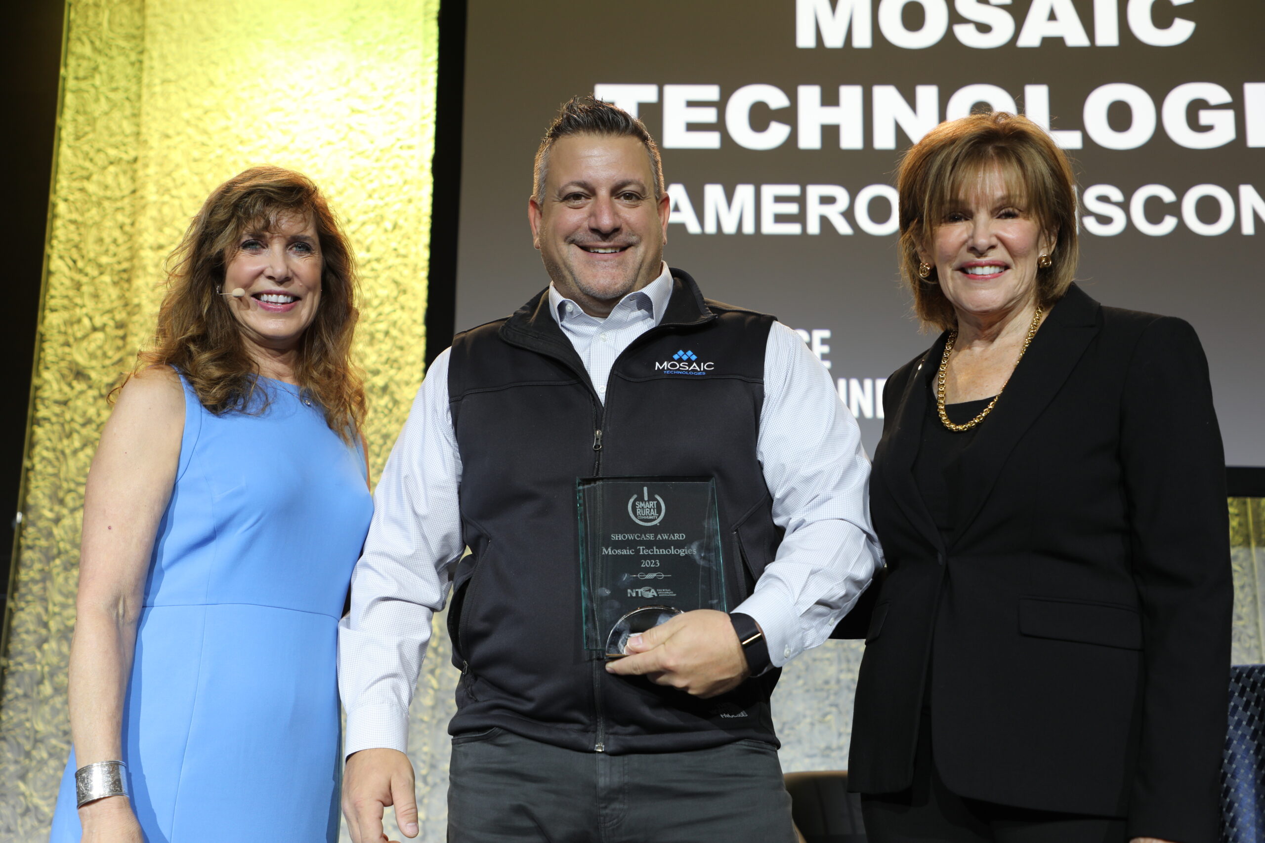 Ceo, Domenico Fornaro Receives 2023 Showcase Award on Behalf of Mosaic Technologies | Mosaic Technolgies